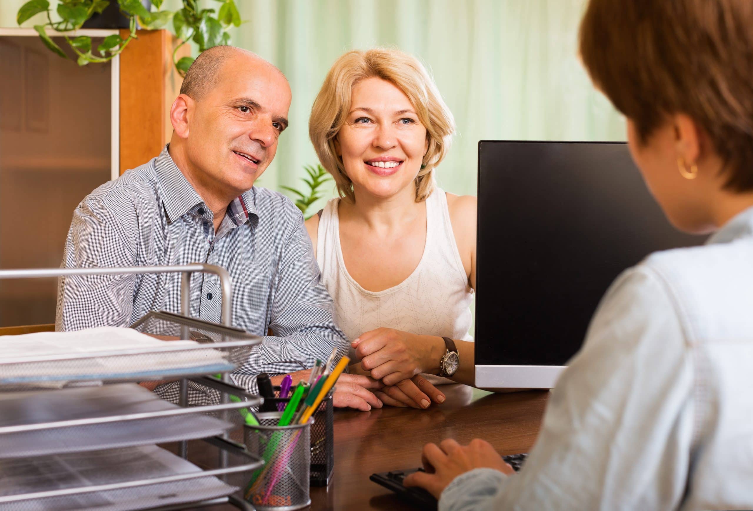 Mirror wills vs. mutual wills choice